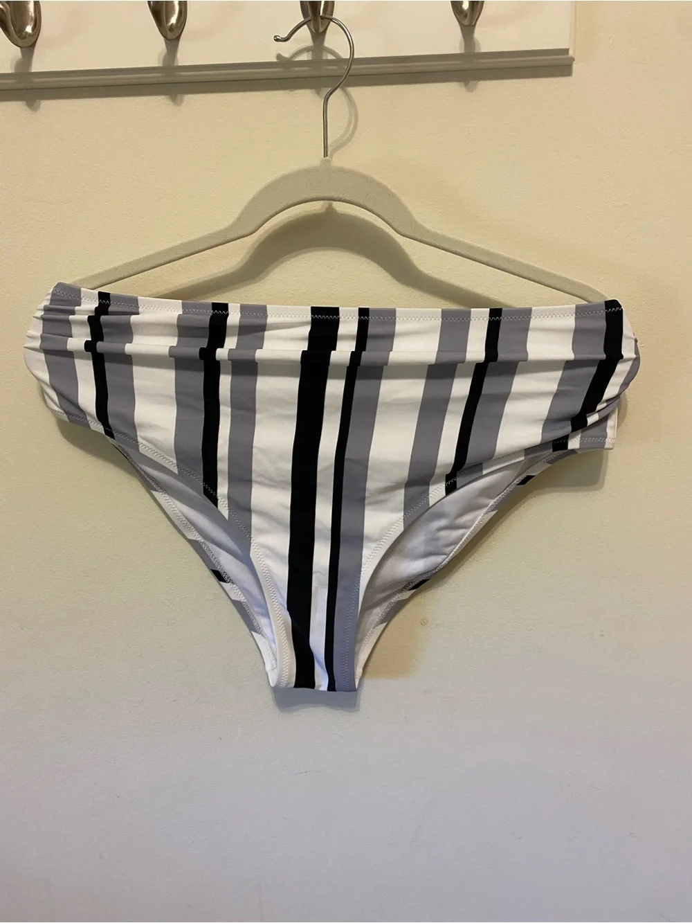 Cupshe XL Striped Tie-Front Bikini Set in White, Black & Gray